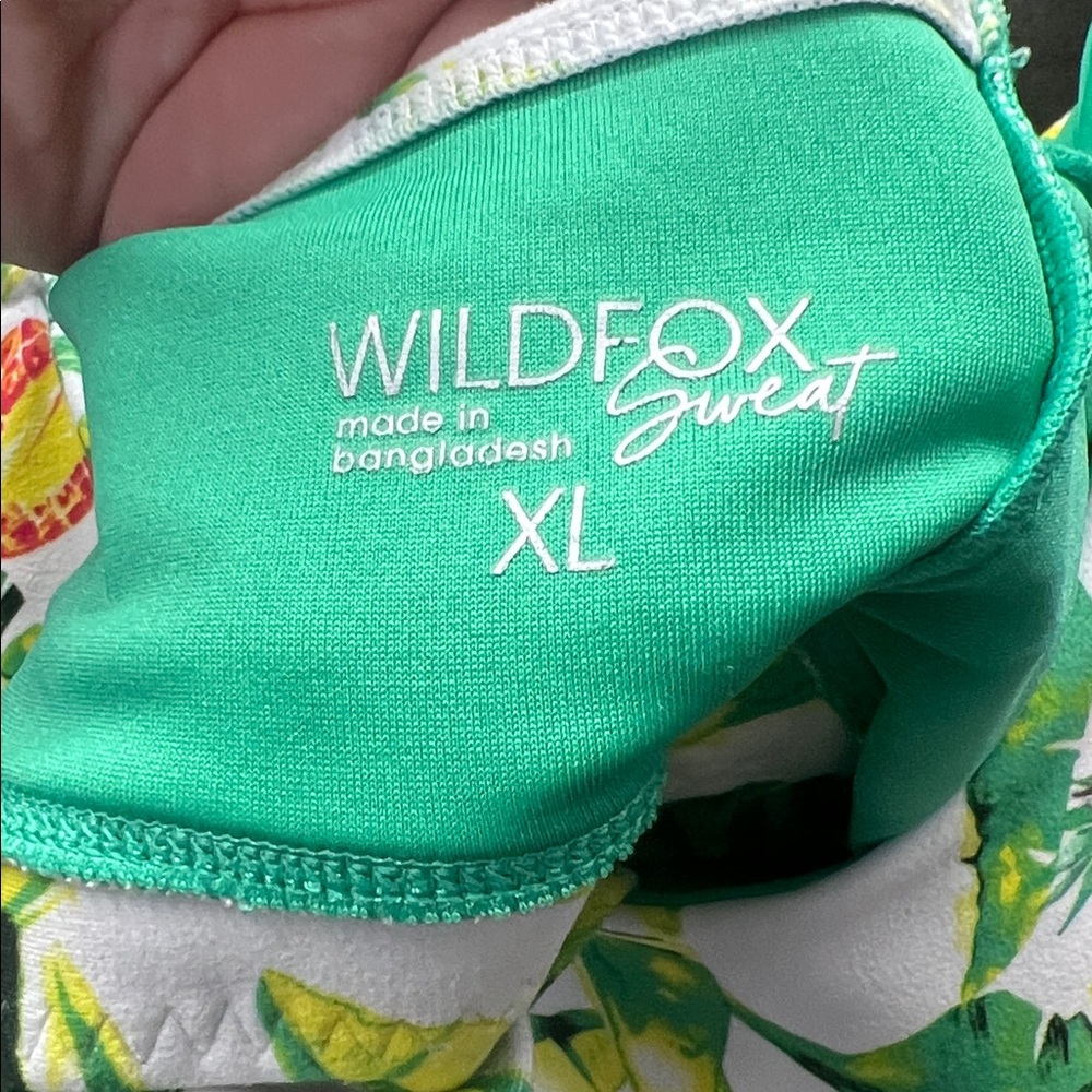 WILDFOX Activewear SWEAT Palms & Piña Tropical Print Sports Bra - Picture 7 of 7
